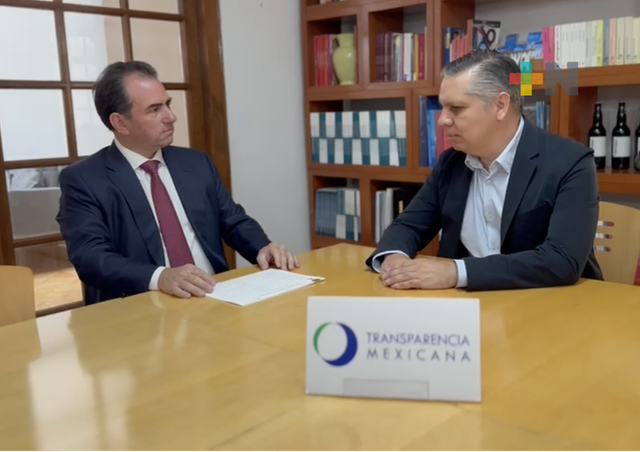 En la Ciudad de México presenta declaración 3 de 3, José Yunes Zorrilla